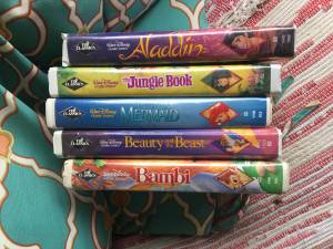 5 Black diamond VHS Disney movies w/holo on cassettes (Southside)