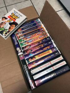 17 Clam Shell Disney VHS Tapes - Collectible! (Aberdeen)