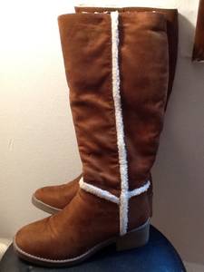 Olivia Miller Sherpa Boot size 11 (Brady Street)