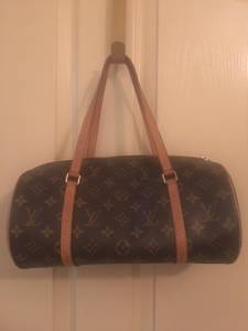 Lv Authentic Purse (North East)