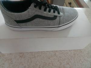 New in box vans youth size 6 (Cheyenne Wyoming)