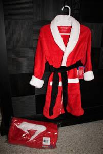 BRAND NEW: Kids Plush Robe with Belt - XS 4/5 (Pataskala)