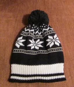 Warm Knit Toboggan Beanie Cap, Black/White, New (East Memphis OR Bartlett