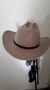 Cowboy Hat (Central)