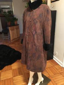 Tarnopol's Genuine Beaver Lined Coat Medium Large (Art Museum/Fairmount)