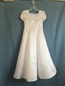 Dresses - Young girl special occasion dresses. Communion.