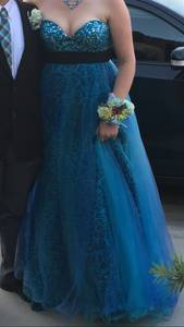 Gorgeous Prom /Formal Party Dress. Sz 10 Blue Green Teal Sequins (NE Phoenix