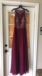 Prom Pagent Dress NEVER WORN (Southaven, MS)