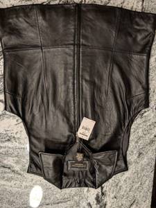 Womans Leather Vest & Leather Pants (Greenwood)