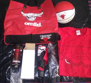 Chicago BULLS Basketball SGA 2015 Umbrella Bag Shirt Travel Cup Mug & (Chicago)