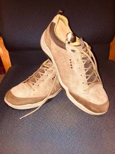 Shoes men size 12