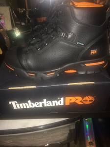 Size 9 Timberland pro steel toe construction shoes . (South side)