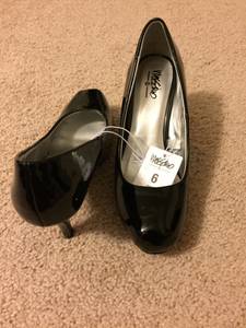 Women's High Heel Pumps * NEW * Size 6 - Black (Germantown, MD)