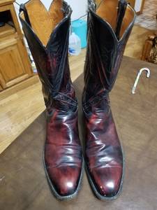 LOOK HERE!!! Cowboy boots men's size 11.5 C (South East OKC)