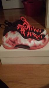 NEW --- Nike OneThermal Foamposite Sneakers pink, white, black (Reading)