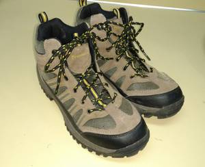Boys' size 7 hiking boots 'BearPaw'brand (West Salem)