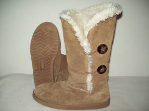 Womens faux fur lined boots size 9