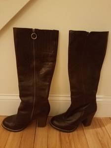 BCBG Generation Womans Tall Calf Brown Leather Boots Size 6.5 (Wilmington)