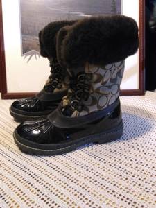 Coach Lenora Size 7.5 waterproof warm winter Boots (S. Anch)