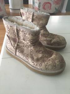 UGGS Ankle Boots Size 7 New Condition