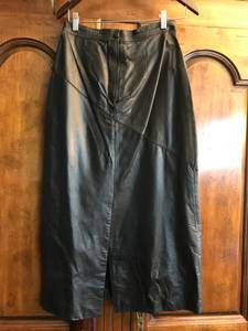 Leather skirt size 6 (Highlands Ranch)