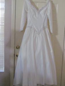 Vintage White Wedding Dress Size 16 (EAST)