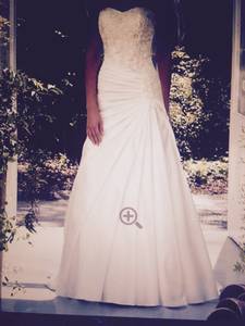 NEW Wedding Dress (Sutton, NE)