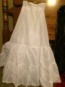 WEDDING DRESS SLIP - SIZE 8 (Madison, AL)