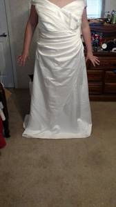 David's bridal Ivory wedding dress (700 E 6th Street)