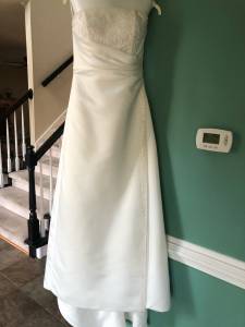 Wedding Dress, Ivory Size 8 (Marietta/East Cobb)