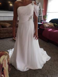Never worn wedding dress (Lawrenceville)