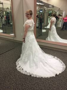 Wedding Dress Gown Brand New with Tags NEVER WORN! (Jeffersonville)