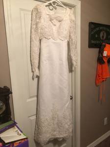 Wedding Dress - size 4 (Prescott, AR)