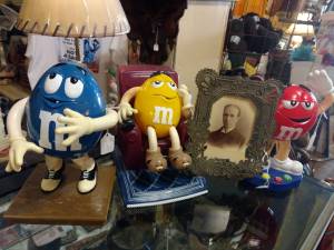 M&M Figurines (Walsenburg)