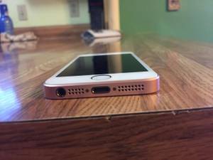 iPhone SE Rose Gold 32 GB