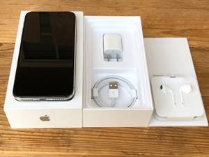 Apple iPhone X - 256GB - Silver Unlocked for any Mobile Carrier (water---town)