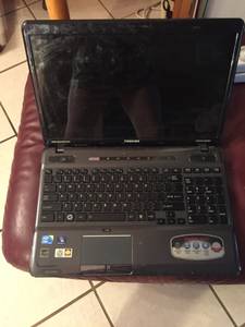 Toshiba LAPTOP 15 INCH WITH BUSTED SCREEN (PEARL, MS)