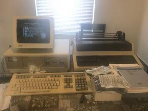 Vintage digital DECmate ll computer works with programs (Northside)
