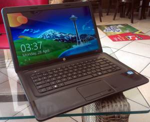HP 2000 Laptop -AMD, 320 GB HD, 4 GB Ram, Win 10 (Lincoln)