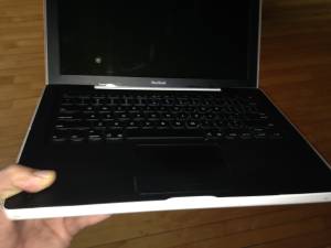 Oreo Macbook 2.0 Ghz/2.5 GB RAM Only $79 (Grand Forks)