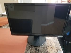 Acer 20 inch Lcd monitor in like new condition (Jacksonville)