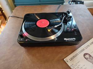Numark TT-100 Turntable Record Player (Midtown)