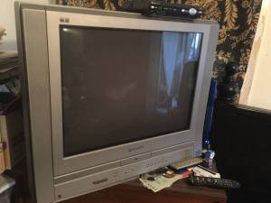 27 inch Panasonic TV with built-in DVD player & remote (San Diego)