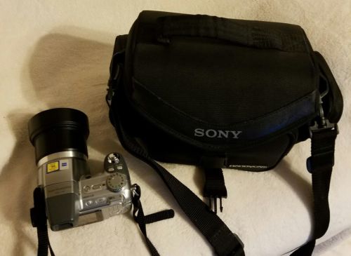 Sony Super Steady Shot DSC-H2 6.0MP silver Digital Camera