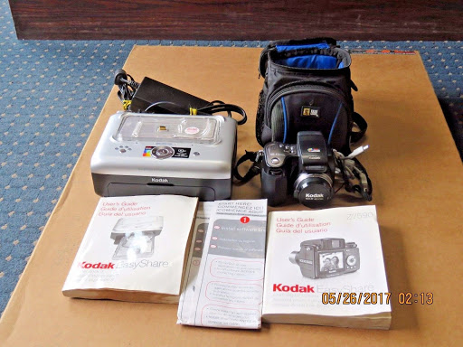 Kodak EasyShare Z7590 5.0 MP Digital Camera ,case + SERIES 3