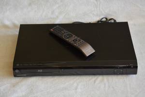 BLUE RAY DVD PLAYER WITH REMOTE ~ MEMOREX MODEL MVBD2520 (Feasterville)