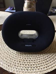 Philips Charging Speaker Dock for iPhone/iPod (Middle River, MD)