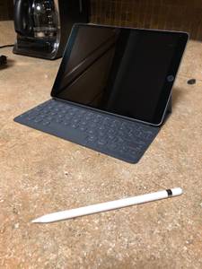 iPad Pro 10.5 inch 64gb (2017 model) (Arlington Heights)