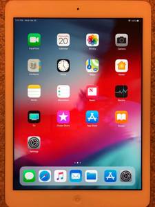 Apple Ipad Air Excellent Condition Like New 16gb $220 Obo.