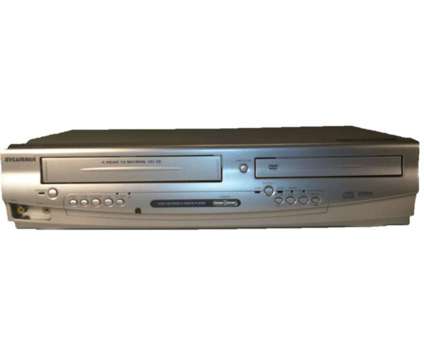 SYLVANIA SRDD495 4-Head VHS Video Recorder & DVD/CD Player